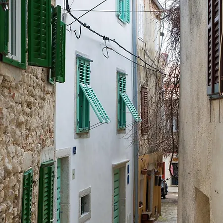 Vibrant And Elegant Downtown Krk - *