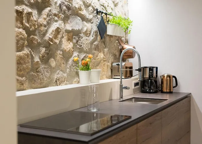 Vibrant And Elegant Downtown Krk - Apartment Krk Town