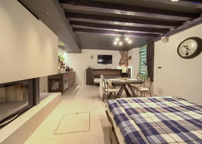 Vibrant And Elegant Downtown Krk -