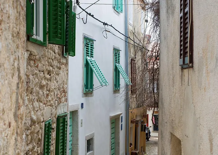 Vibrant And Elegant Downtown Krk - *