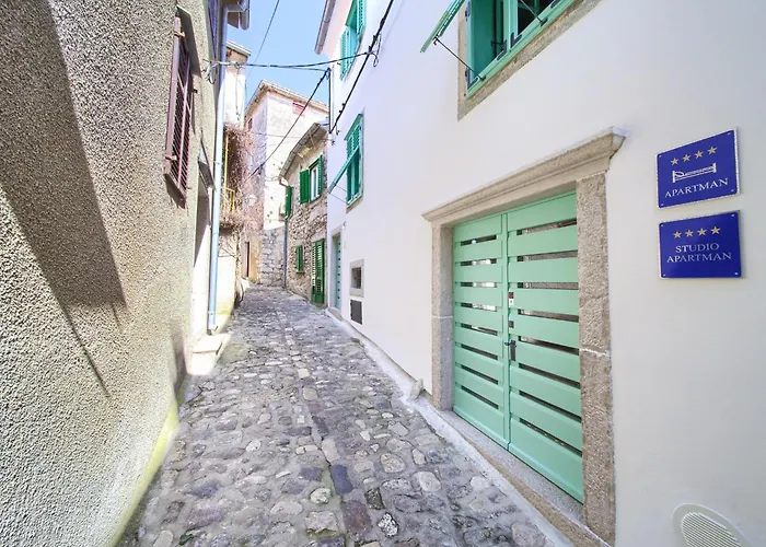 Apartment Vibrant And Elegant Downtown Krk -